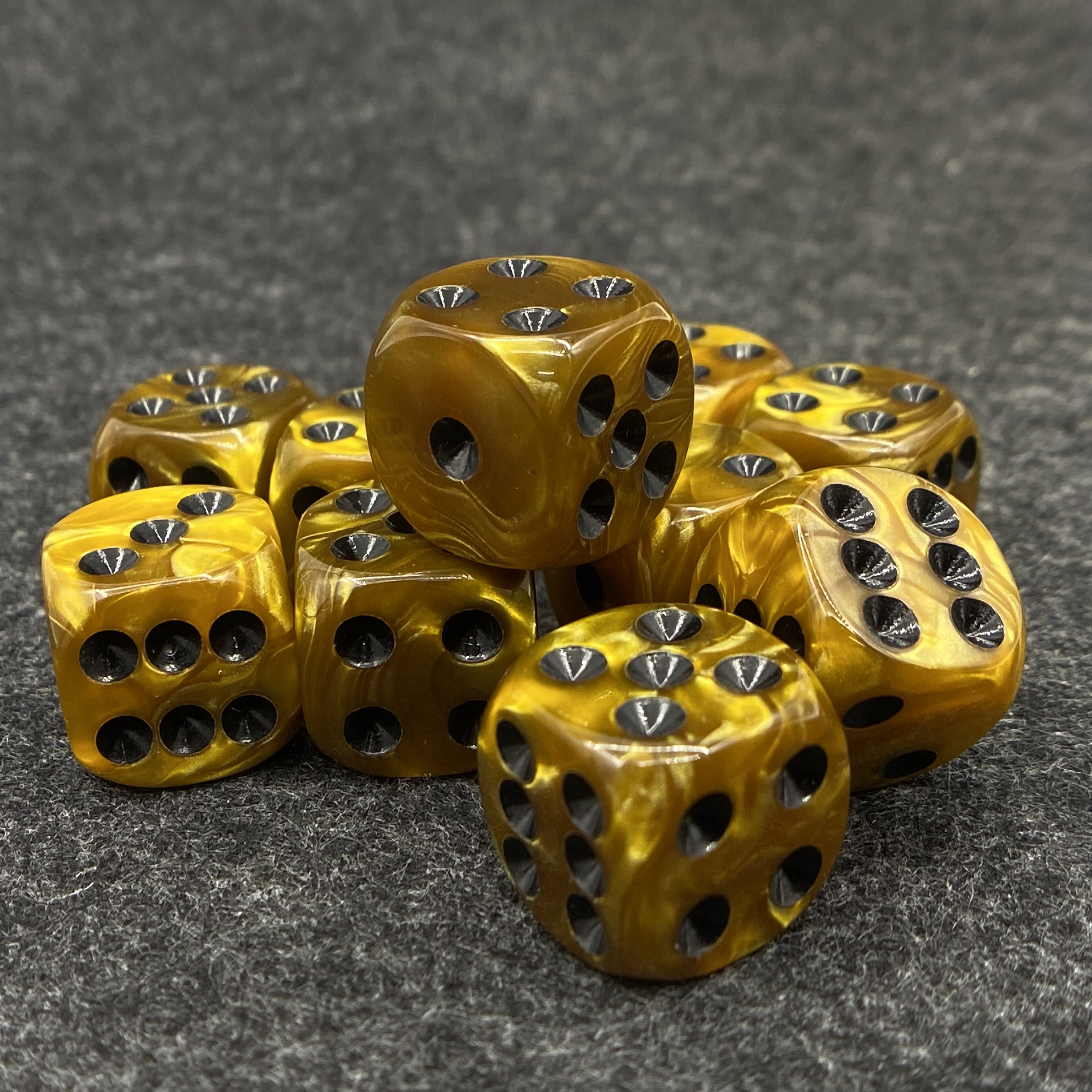 10PCS/Set 16mm Pearl Golden Ye - огляд і ціна Board Game Dots