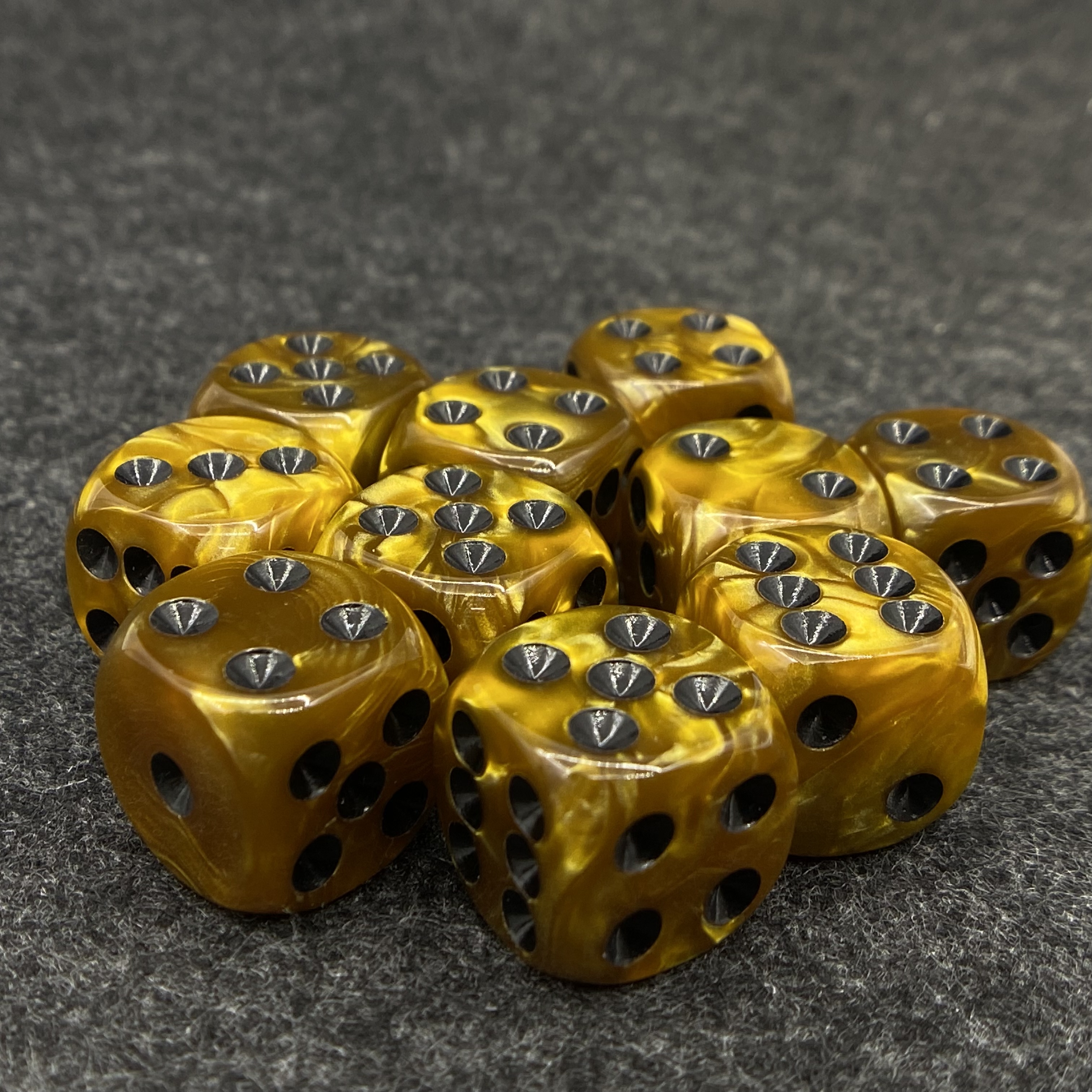 10PCS/Set 16mm Pearl Golden Ye - огляд і ціна Board Game Dots
