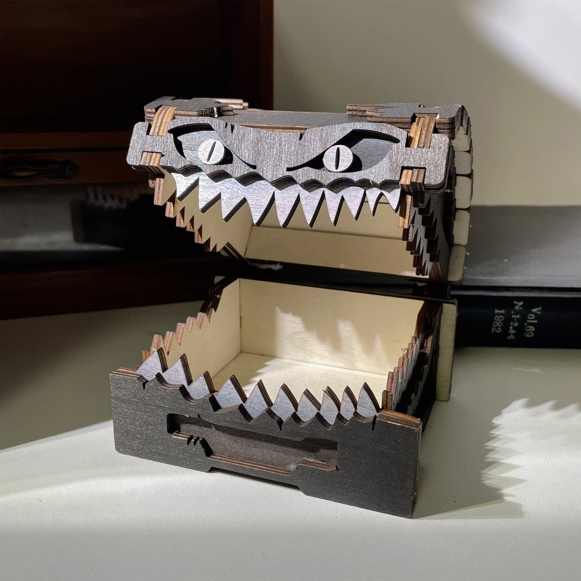 Wooden Dice Box Decor Monster  - огляд і ціна Dice Tower Wooden
