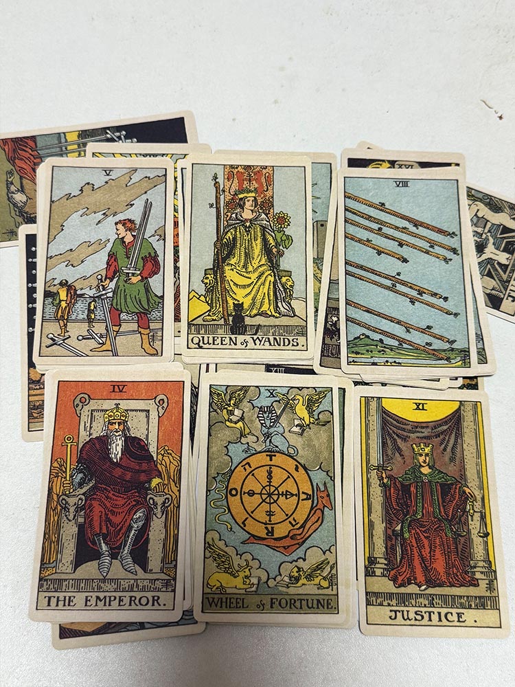 The Classic Tarot Cards A 78 D - огляд і ціна Board Game Book